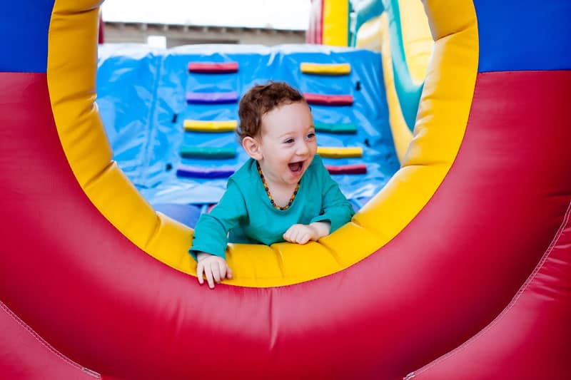 Best Bounce House For Kids [Top 10 Reviews]