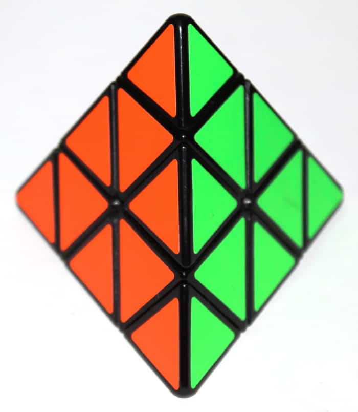 How to solve a pyraminx